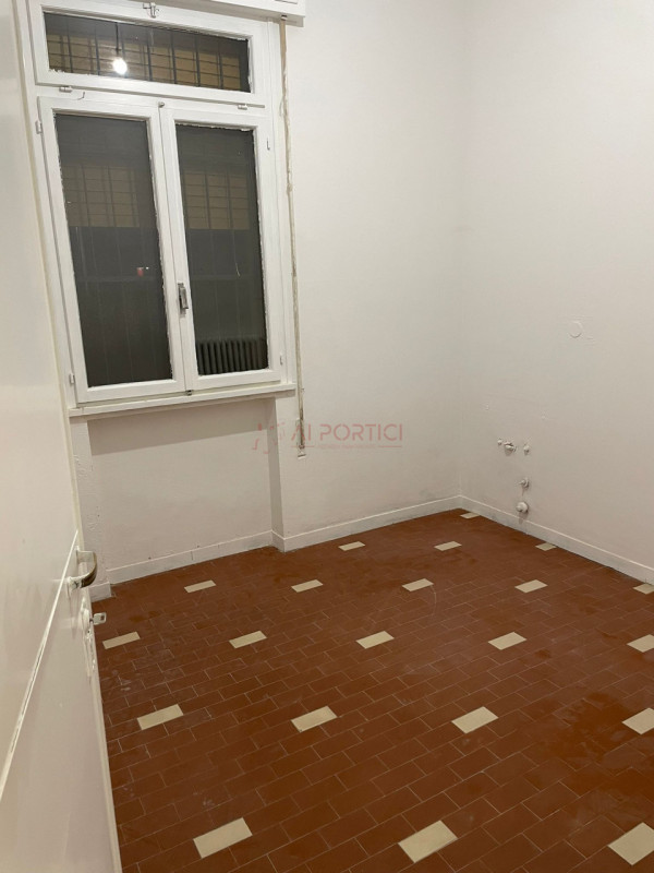 Comune di CANDIANA - APPARTAMENTO di 160 mq + LABORATORIO di 110 mq direttamente collegato con l'...