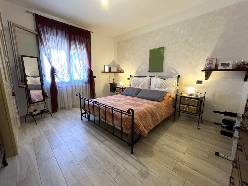 POJANA MAGGIORE: In contesto condominiale di tre unità, porzione abitativa sviluppata su tre live...