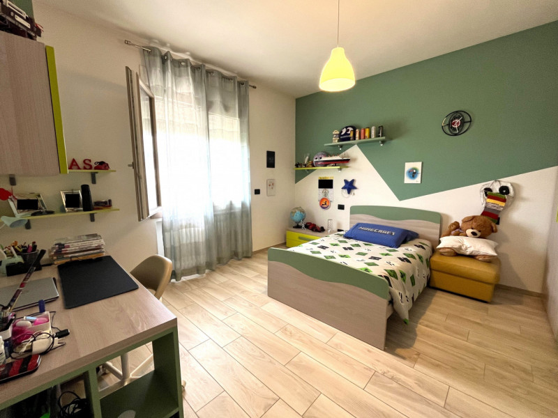 POJANA MAGGIORE: In contesto condominiale di tre unità, porzione abitativa sviluppata su tre live...