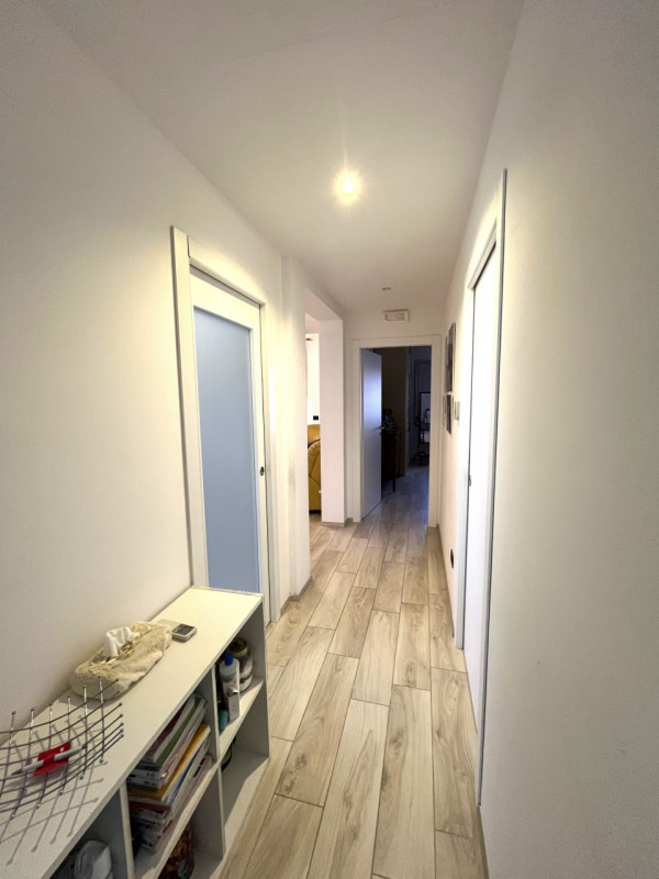 POJANA MAGGIORE: In contesto condominiale di tre unità, porzione abitativa sviluppata su tre live...