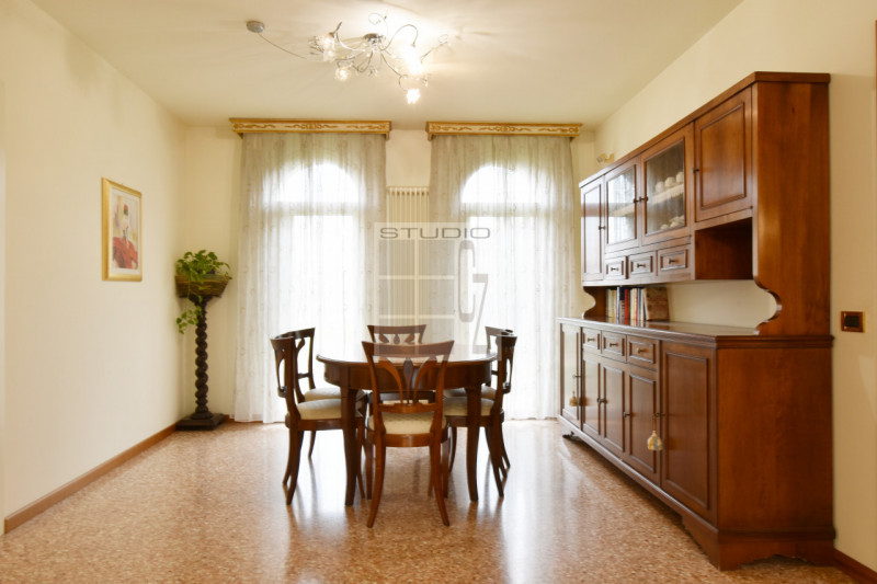 Proponiamo in vendita bifamiliare in classe energetica A2.
La casa gode di totale indipendenza, i...