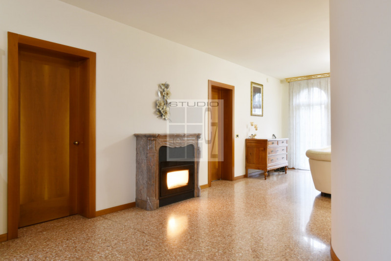 Proponiamo in vendita bifamiliare in classe energetica A2.
La casa gode di totale indipendenza, i...