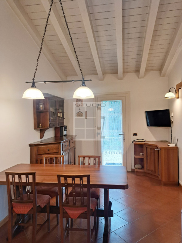 Proponiamo in vendita bifamiliare in classe energetica A2.
La casa gode di totale indipendenza, i...