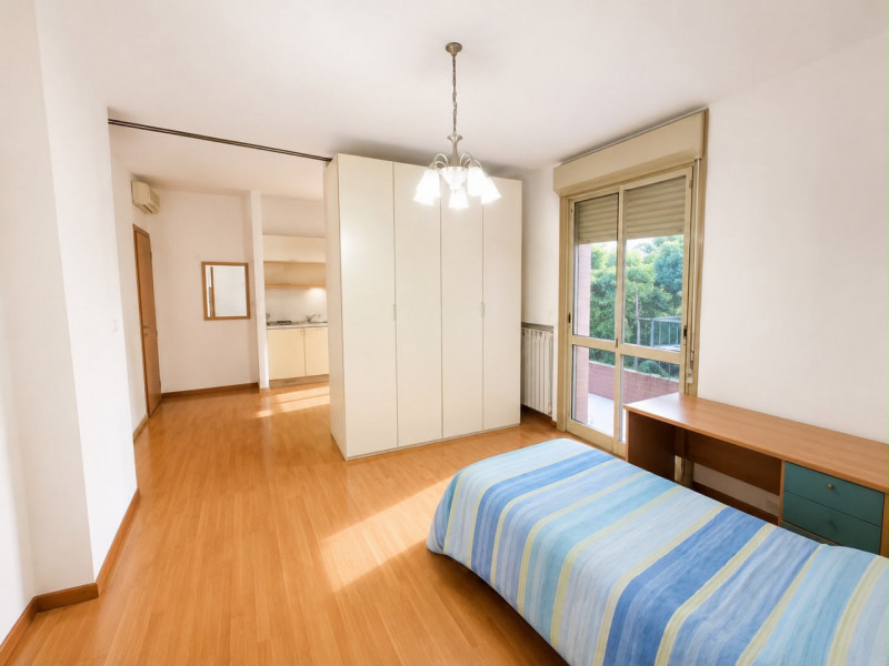 (Per INFO Cristina 3389226442) Padova, zona Ognissanti, proponiamo in affitto appartamento al pia...