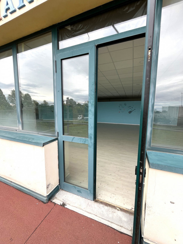 Proponiamo in vendita un capannone situato nel comune di Agugliaro, con una superficie totale di ...