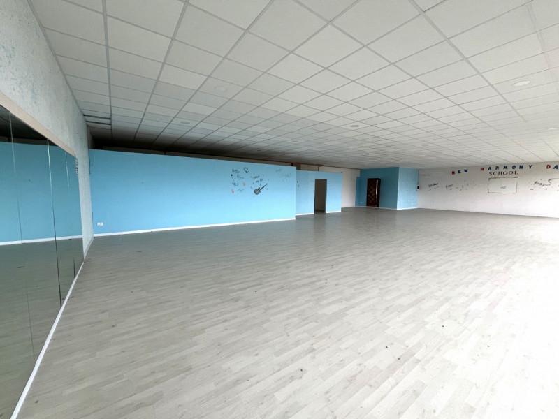 Proponiamo in vendita un capannone situato nel comune di Agugliaro, con una superficie totale di ...