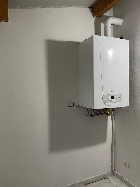 Situata nel centro del comune di Masi, proponiamo una splendida casa a schiera centrale che offre...