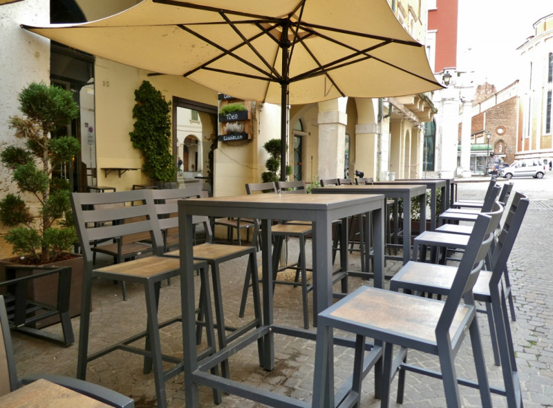 CESSIONE ATTIVITA' DI COCKTAIL BAR IN CENTRO A  VICENZA- RIF. 8145
Nel cuore di Vicenza, in zona ...