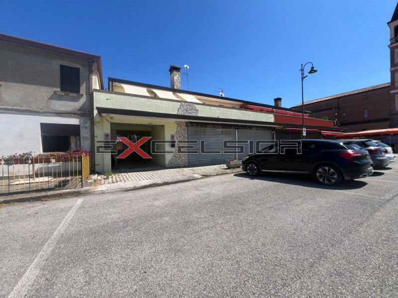 Capannoni industriali ed artigianali in vendita e affitto in Vendita a Cavarzere