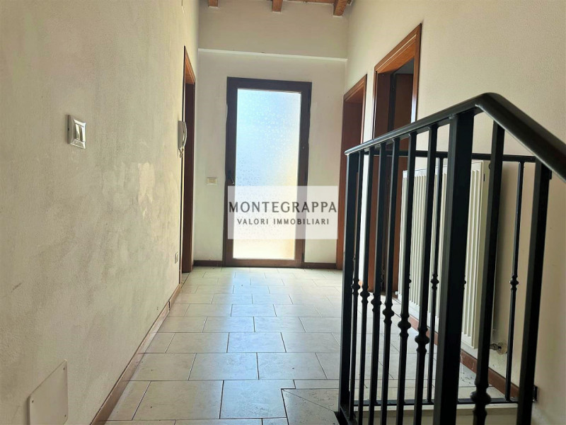 Situata nel cuore del paese, proponiamo in vendita casa singola pronta da vivere perfetta per chi...