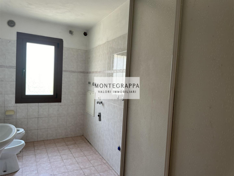 Situata nel cuore del paese, proponiamo in vendita casa singola pronta da vivere perfetta per chi...