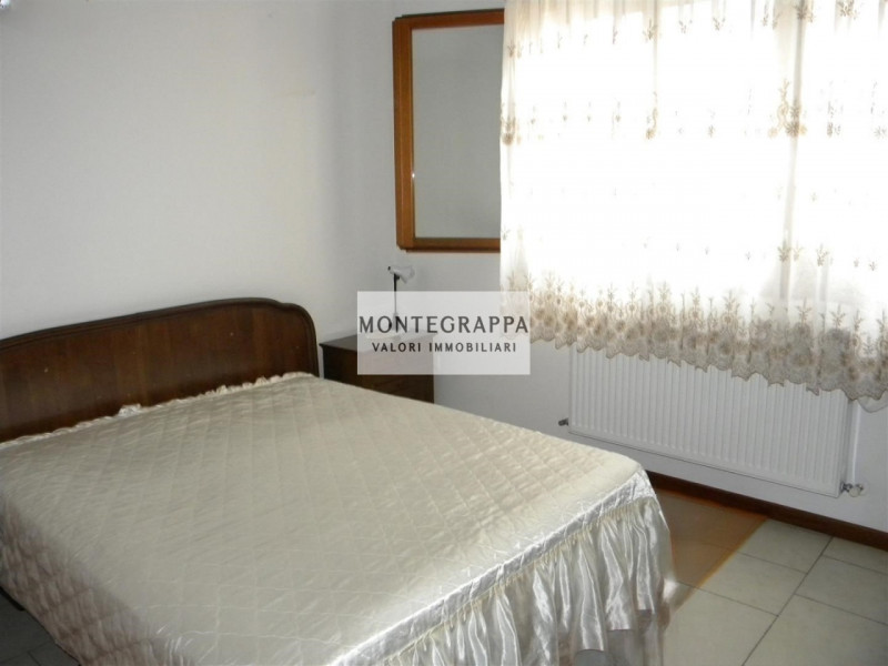 Situata nel cuore del paese, proponiamo in vendita casa singola pronta da vivere perfetta per chi...