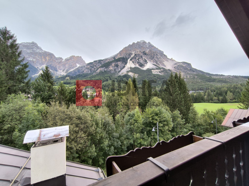 SAN VITO DI CADORE: SERDES

ECCEZIONALE VISTA SUL MONTE ANTELAO.

A soli 600 mt. dal centro di Sa...