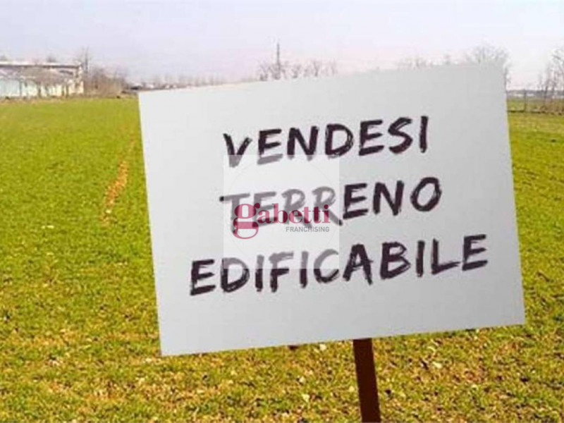 Lotto edificabile di 800 mc. su lotto di 2000 mq.
Rif. 11009 --- annuncio pubblicato con GESTIONA...
