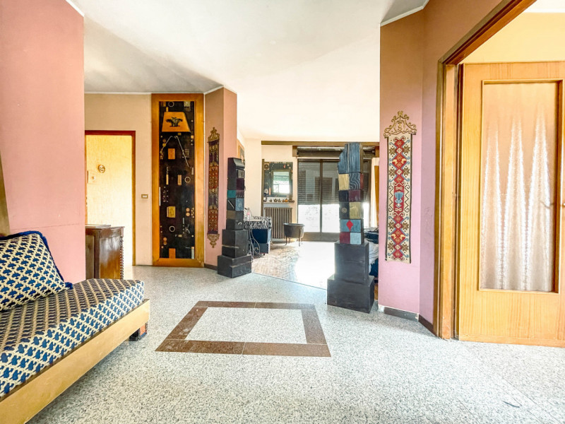 Freistehendes Haus zum Verkauf in Bolzano Novarese, mit Garten.