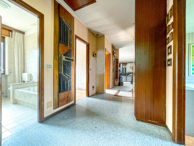 Freistehendes Haus zum Verkauf in Bolzano Novarese, mit Garten.