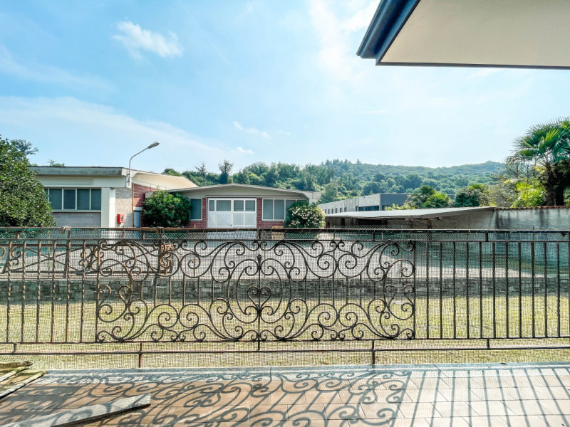 Freistehendes Haus zum Verkauf in Bolzano Novarese, mit Garten.