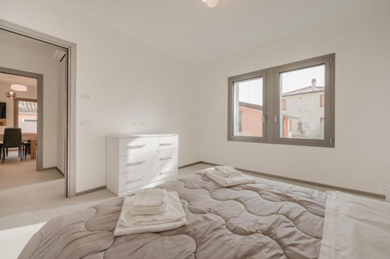 DOLO - CENTRO - RIF. CA2048

Scoprite l'eleganza e il comfort con i nostri due appartamenti trilo...