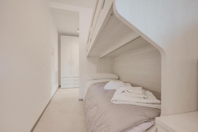 DOLO - CENTRO - RIF. CA2048

Scoprite l'eleganza e il comfort con i nostri due appartamenti trilo...