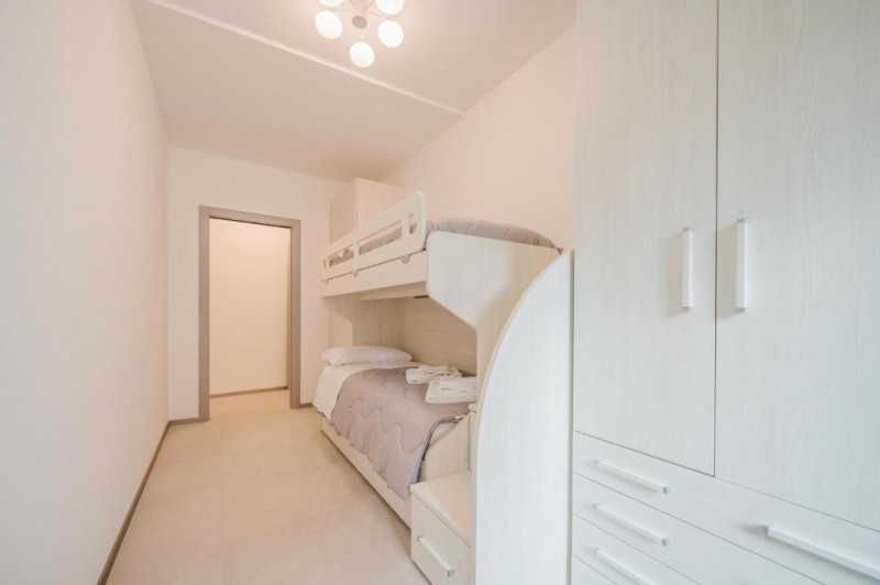 DOLO - CENTRO - RIF. CA2048

Scoprite l'eleganza e il comfort con i nostri due appartamenti trilo...