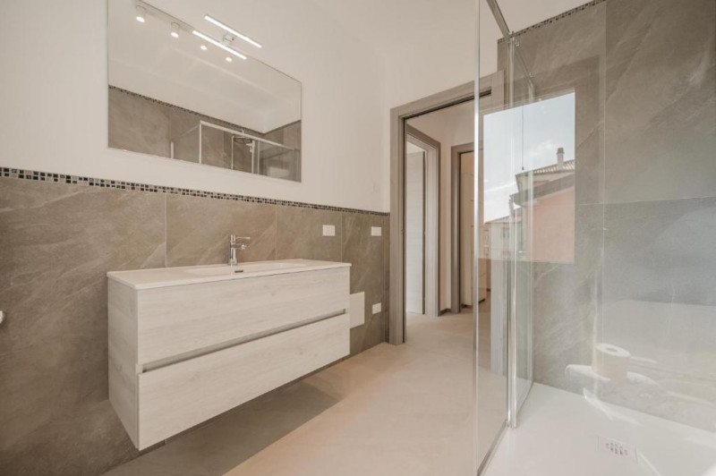 DOLO - CENTRO - RIF. CA2048

Scoprite l'eleganza e il comfort con i nostri due appartamenti trilo...