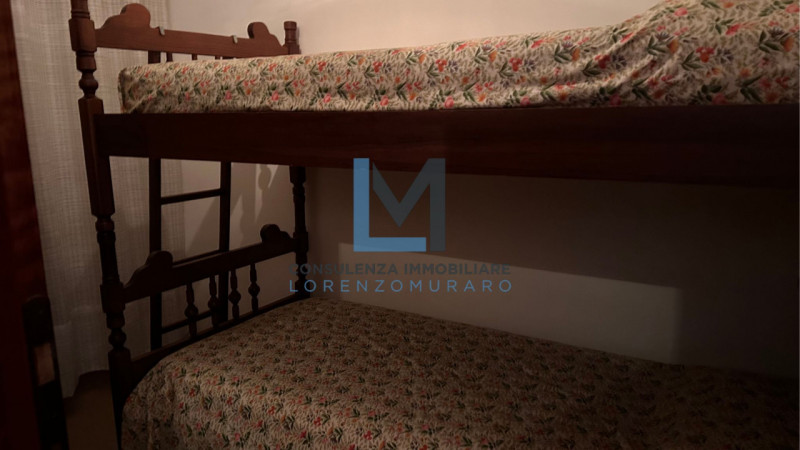 Nel tranquillo contesto residenziale di Piano Arta, nel comune di Arta Terme, proponiamo in vendi...