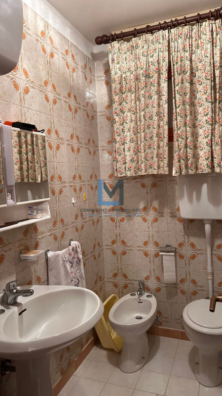 Nel tranquillo contesto residenziale di Piano Arta, nel comune di Arta Terme, proponiamo in vendi...