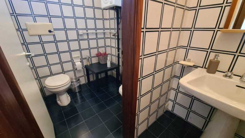 Situato nel cuore di Castelfranco Veneto, in Borgo Treviso,  ufficio al piano terra in una zona d...