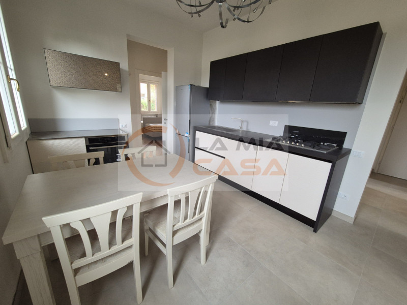 LEGNARO - Appartamento in centro paese completamente arredato a nuovo. Dispone di soggiorno e cuc...