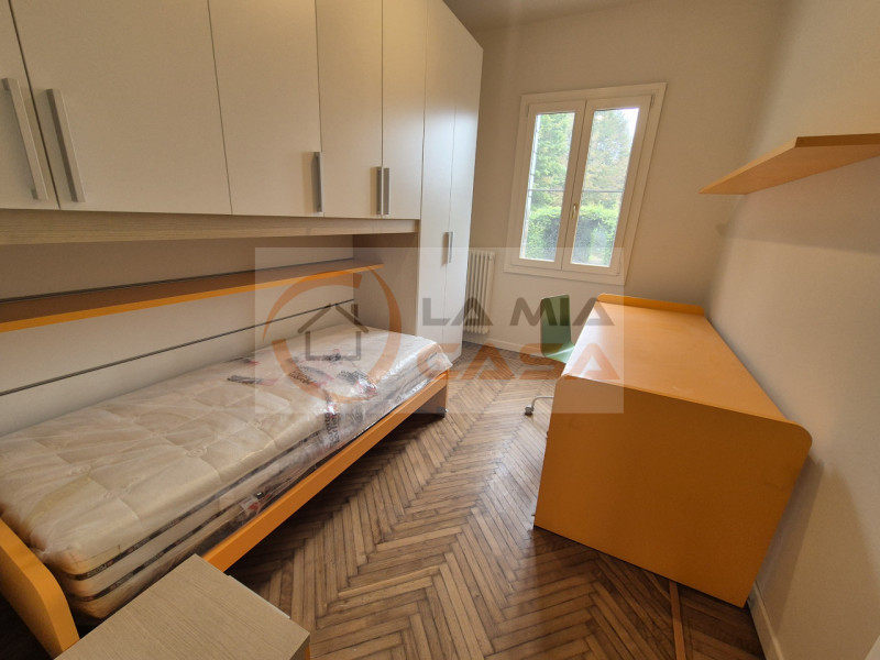 LEGNARO - Appartamento in centro paese completamente arredato a nuovo. Dispone di soggiorno e cuc...