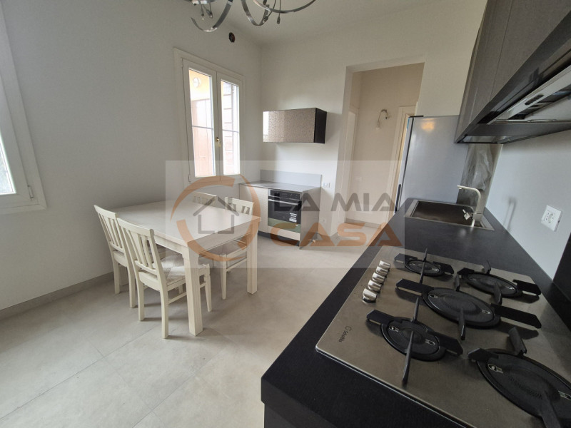 LEGNARO - Appartamento in centro paese completamente arredato a nuovo. Dispone di soggiorno e cuc...