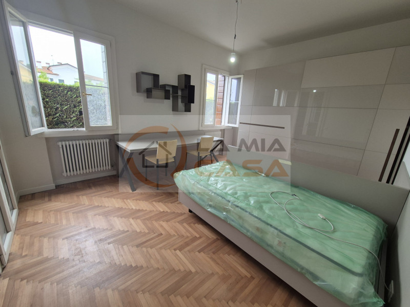 LEGNARO - Appartamento in centro paese completamente arredato a nuovo. Dispone di soggiorno e cuc...