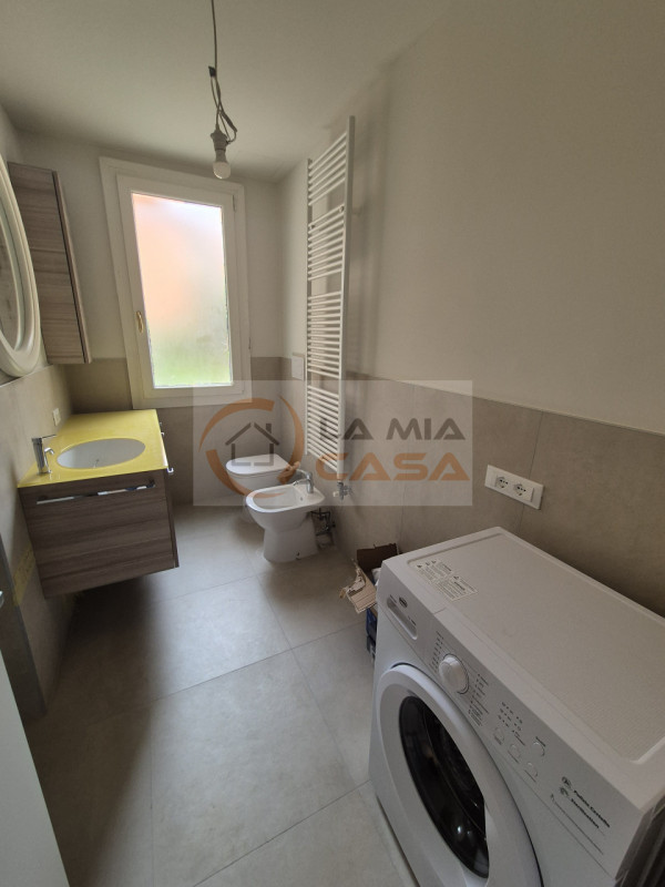 LEGNARO - Appartamento in centro paese completamente arredato a nuovo. Dispone di soggiorno e cuc...