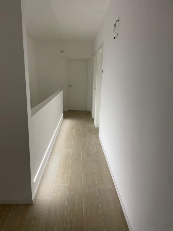 realizzata, finita e disponibile da subito!
Splendida porzione di casa bifamiliare su nuova costr...