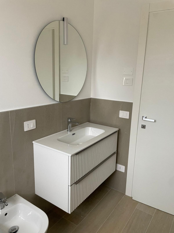 realizzata, finita e disponibile da subito!
Splendida porzione di casa bifamiliare su nuova costr...