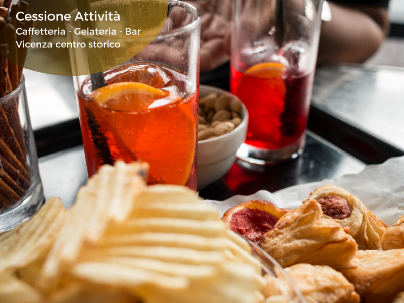 Nel prestigioso centro storico di Vicenza, proponiamo in vendita UN'ATTIVITA' COMMERCIALE UNICA: ...