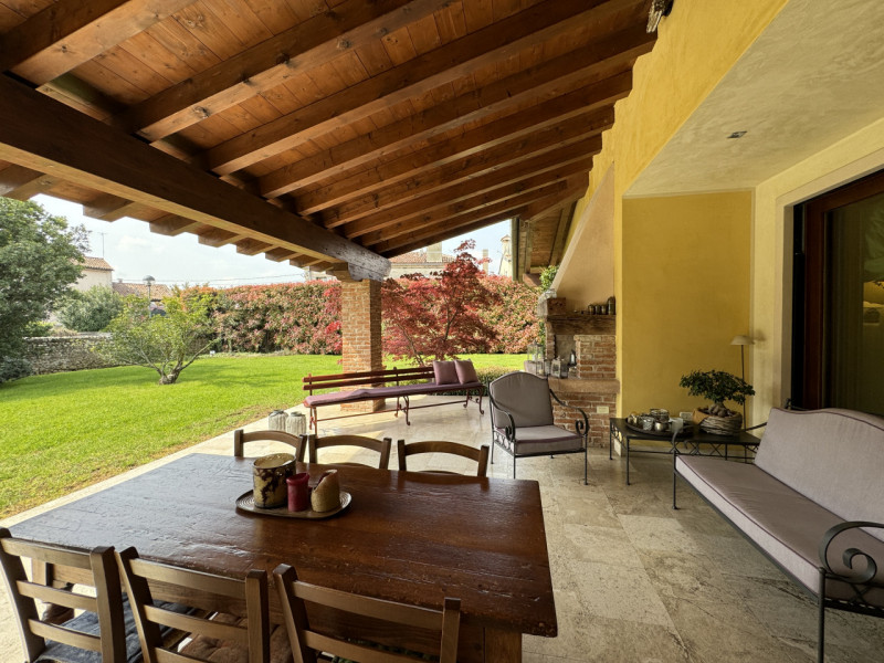 Rif.BC-160 (per info +39 3939878704 Daniel)

A Bassano del Grappa, in una delle zone più esclusiv...