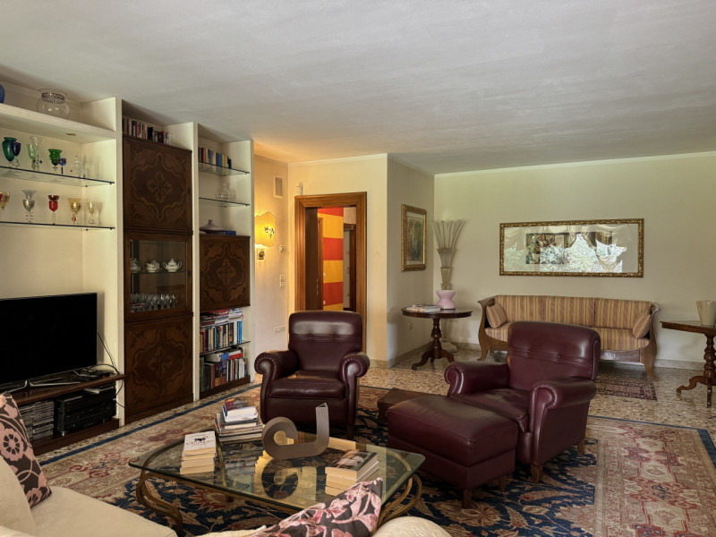 Rif.BC-160 (per info +39 3939878704 Daniel)

A Bassano del Grappa, in una delle zone più esclusiv...