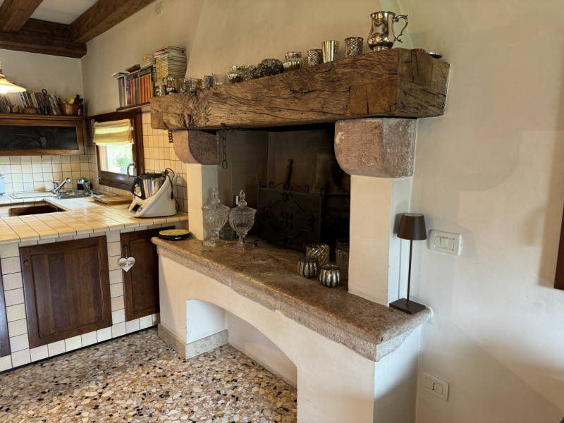 Rif.BC-160 (per info +39 3939878704 Daniel)

A Bassano del Grappa, in una delle zone più esclusiv...