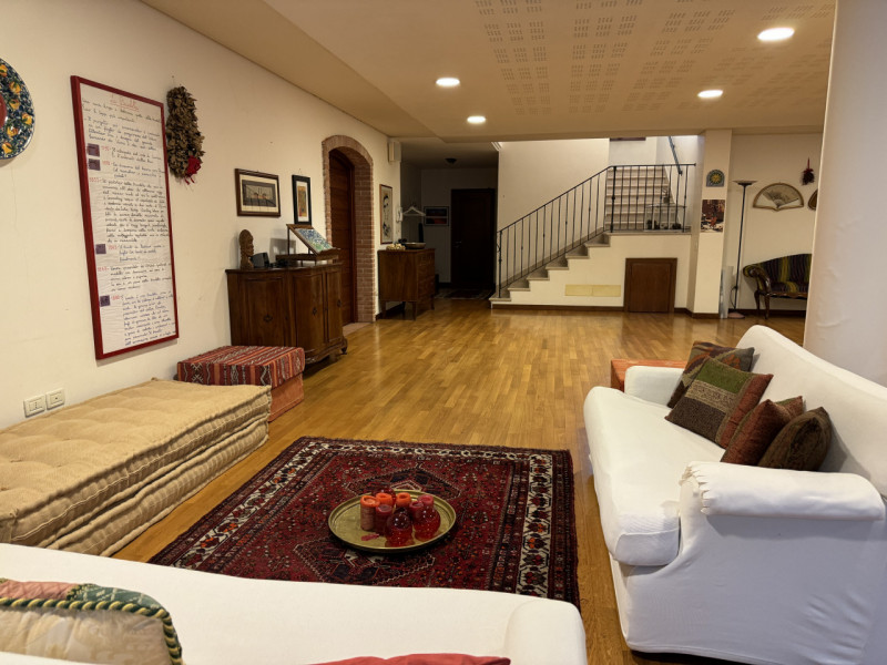 Rif.BC-160 (per info +39 3939878704 Daniel)

A Bassano del Grappa, in una delle zone più esclusiv...