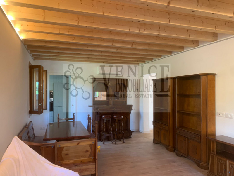 Cessalto, vendiamo casa singola di 260mq su lotto di terreno di circa 1200mq ristrutturata nel 20...