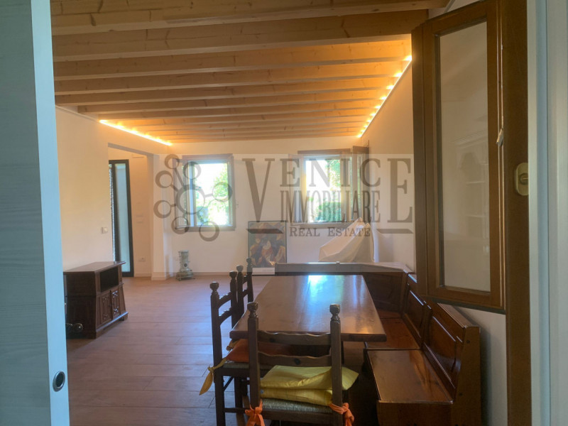 Cessalto, vendiamo casa singola di 260mq su lotto di terreno di circa 1200mq ristrutturata nel 20...