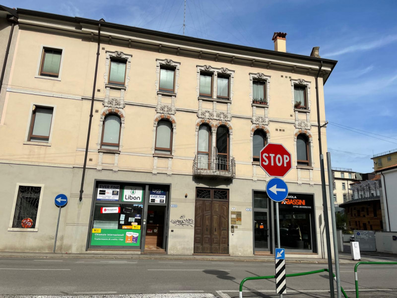 Padova zona Corso del Popolo Nicoletta Dardilli di AD Casa Padova agenzia immobiliare propone in ...