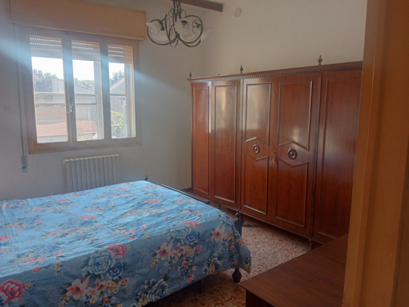 Codigoro - Via interna e tranquilla del paese, per chi ama la pace e la tranquillità, spaziosa ca...