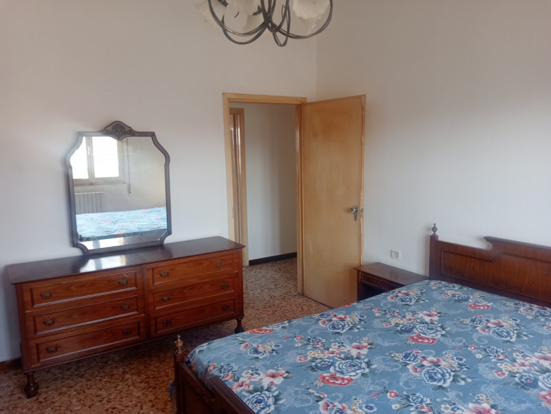 Codigoro - Via interna e tranquilla del paese, per chi ama la pace e la tranquillità, spaziosa ca...