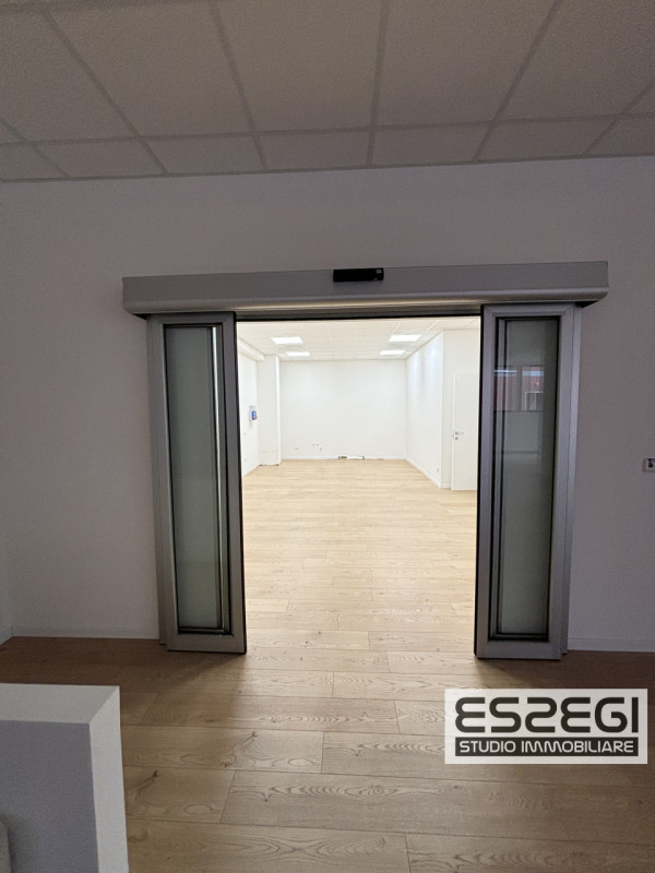 PADOVA EST - VIALE della NAVIGAZIONE INTERNA. Proponiamo in locazione un ampio e moderno ufficio ...
