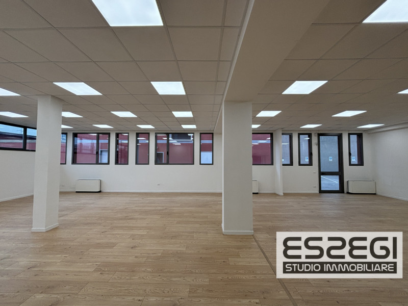 PADOVA EST - VIALE della NAVIGAZIONE INTERNA. Proponiamo in locazione un ampio e moderno ufficio ...