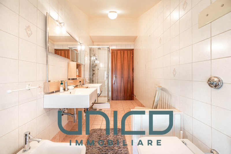 Padova - Zona P.za Mazzini
DA SUBITO
Affittasi appartamento signorile di 210 mq calpestabili, sit...