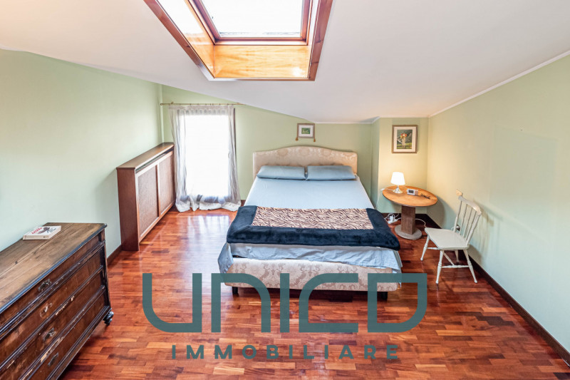 Padova - Zona P.za Mazzini
DA SUBITO
Affittasi appartamento signorile di 210 mq calpestabili, sit...