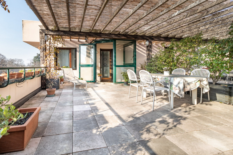 Elegante Appartamento con Ampio Terrazzo, a Due Passi dal Centro Storico di Castelfranco Veneto

...